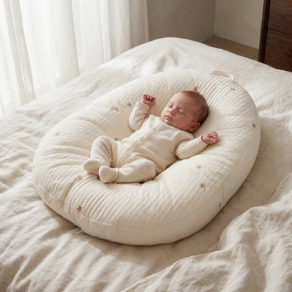 BabyWolke™ | Weiches Babynest mit 5°-Komfortwinkel